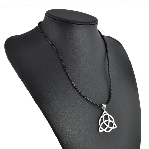New Pewter Celtic Knot Triquetra Trinity Necklace - Picture 2 of 10
